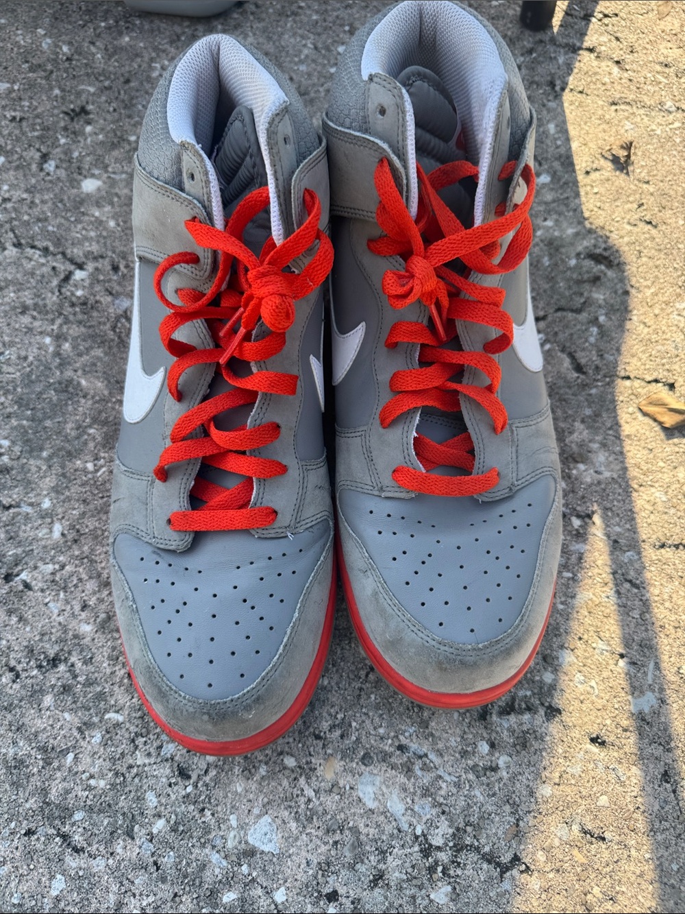 Nike Men's Gray and Red High-Top Athletic Sneakers